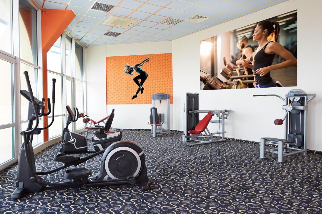 Planeta Hotel & Aquapark Free Beach Access Slantchev Briag Extérieur photo A typical gym