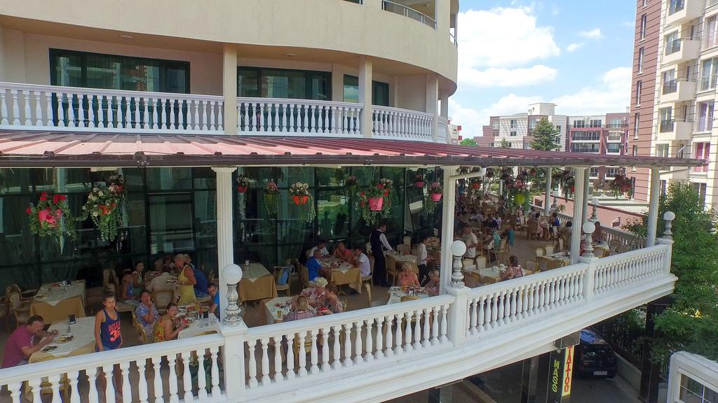 Planeta Hotel & Aquapark Free Beach Access Slantchev Briag Extérieur photo A restaurant in the resort