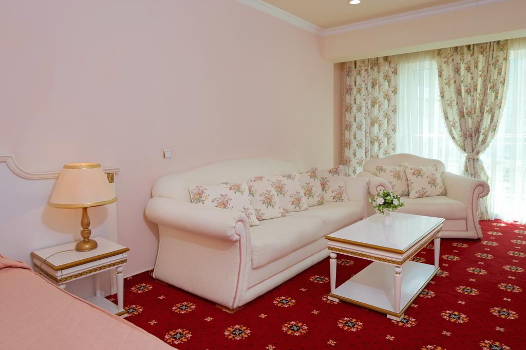 Planeta Hotel & Aquapark Free Beach Access Slantchev Briag Extérieur photo A room at the hotel