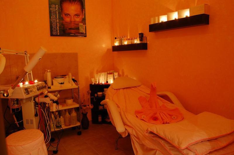 Planeta Hotel & Aquapark Free Beach Access Slantchev Briag Extérieur photo A typical spa treatment room