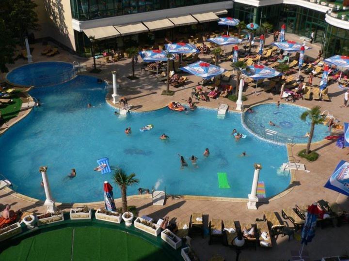 Planeta Hotel & Aquapark Free Beach Access Slantchev Briag Extérieur photo The swimming pool at the complex