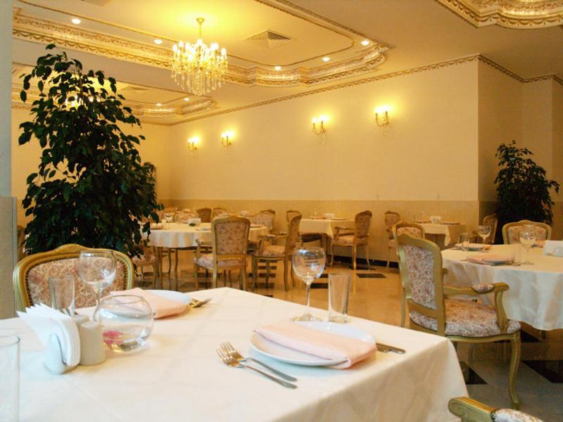 Planeta Hotel & Aquapark Free Beach Access Slantchev Briag Extérieur photo Restaurant interior