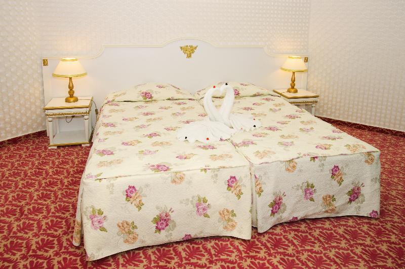 Planeta Hotel & Aquapark Free Beach Access Slantchev Briag Extérieur photo A bed with a bedsheet