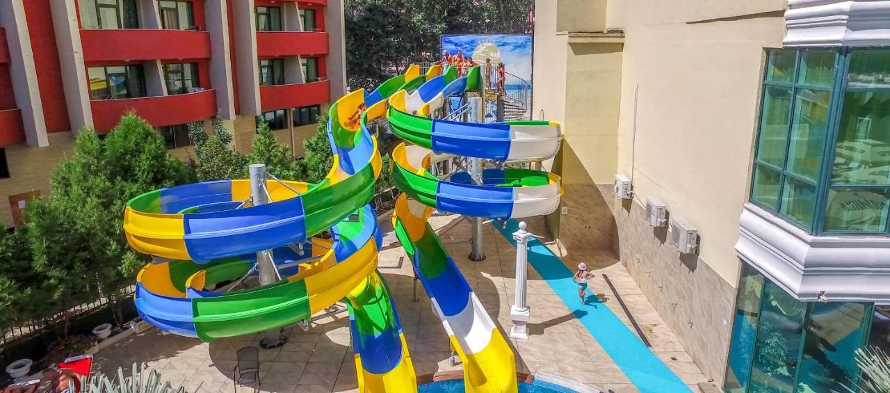 Planeta Hotel & Aquapark Free Beach Access Slantchev Briag Extérieur photo Water park in the hotel